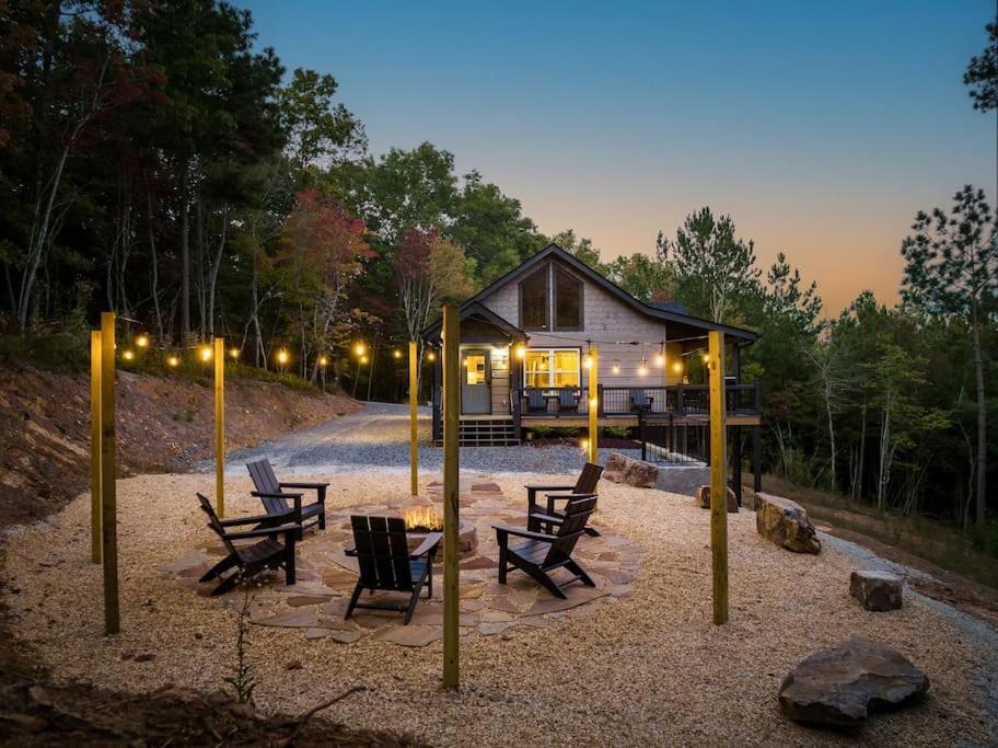 The Llaguna Lodge - New Cabin, Sleeps 10, Fire Pit, Hot Tub, In Blue Ridge , Ga エクステリア 写真