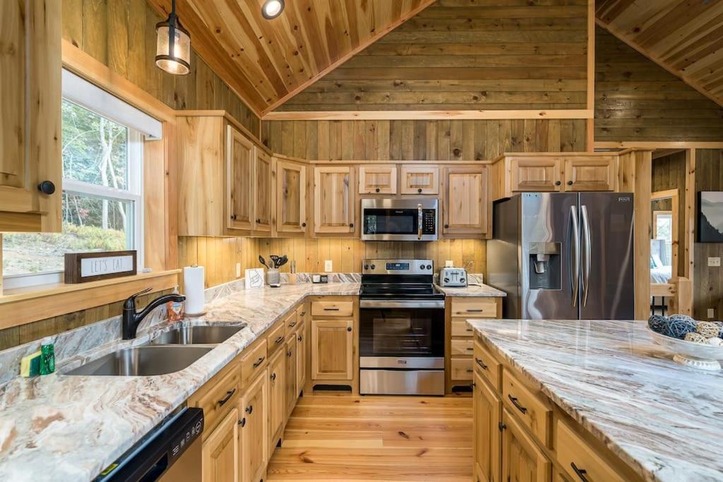 The Llaguna Lodge - New Cabin, Sleeps 10, Fire Pit, Hot Tub, In Blue Ridge , Ga エクステリア 写真