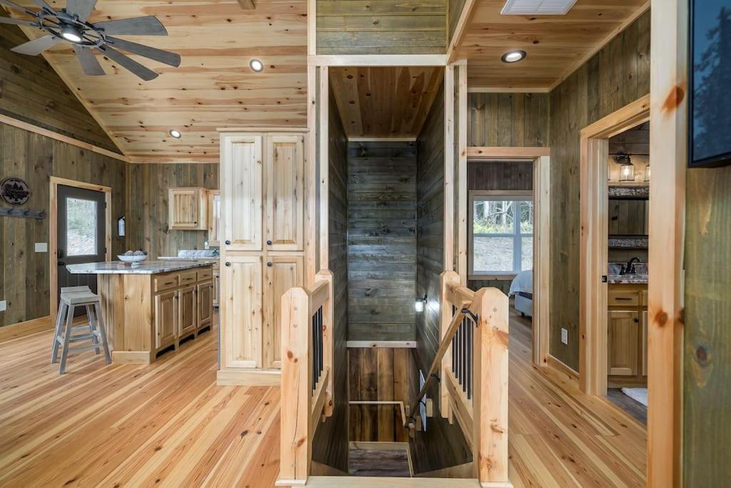 The Llaguna Lodge - New Cabin, Sleeps 10, Fire Pit, Hot Tub, In Blue Ridge , Ga エクステリア 写真