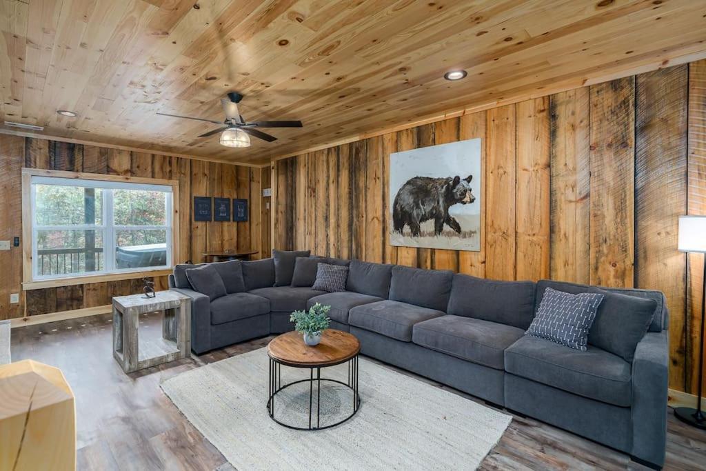 The Llaguna Lodge - New Cabin, Sleeps 10, Fire Pit, Hot Tub, In Blue Ridge , Ga エクステリア 写真